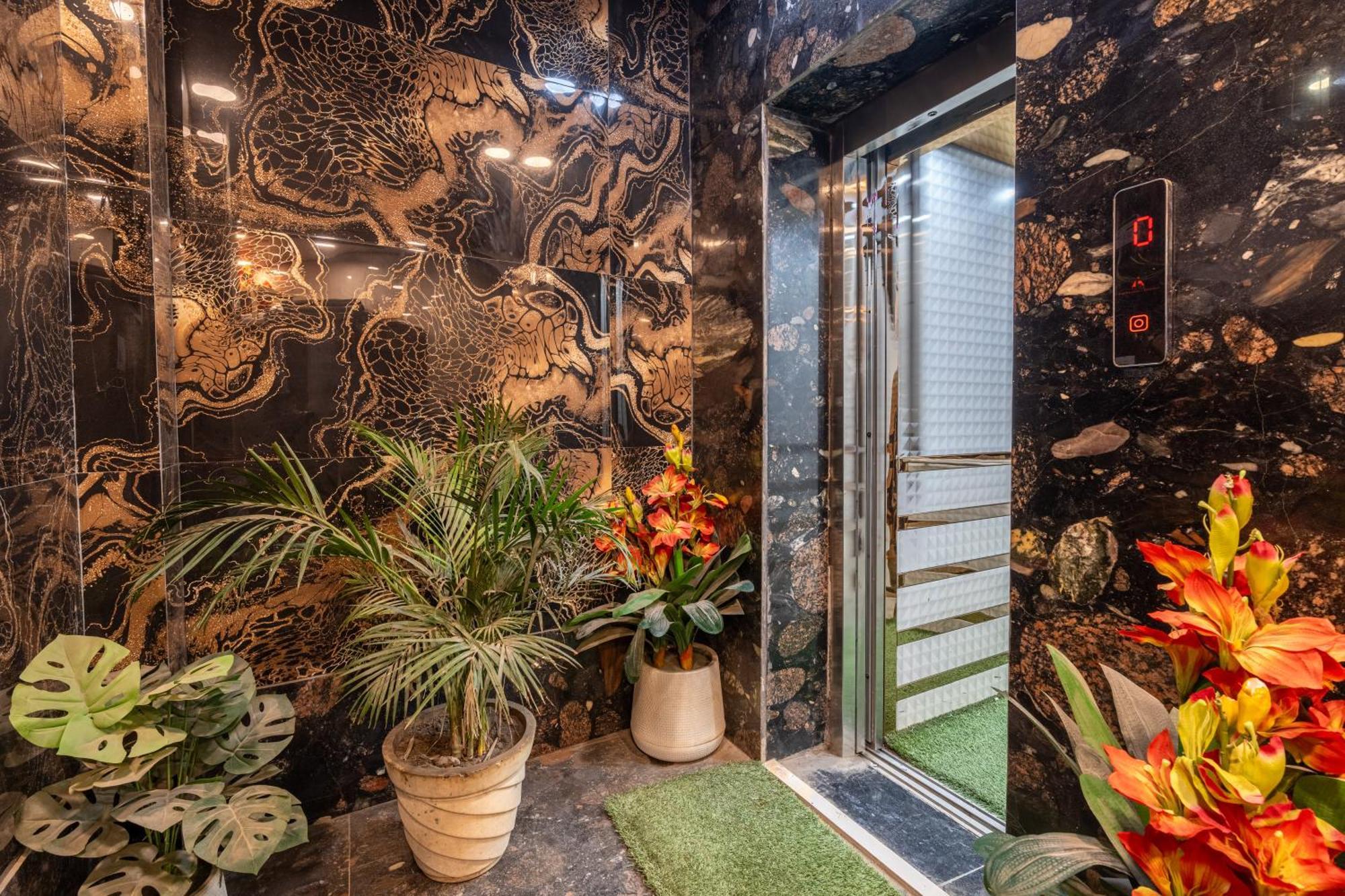 Homlee-Vintage 2Bhk-Ndls-Lift-Bharat Mandapam Nova Deli Exterior foto
